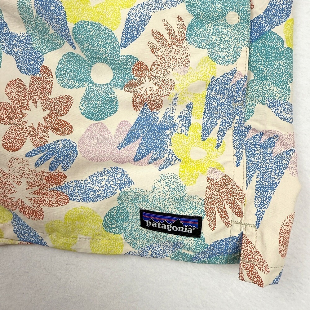 Patagonia Womens Barely Baggies 2-1/2 Inch Shorts Size‎ L Spring Flowers NEW - Picture 2 of 6